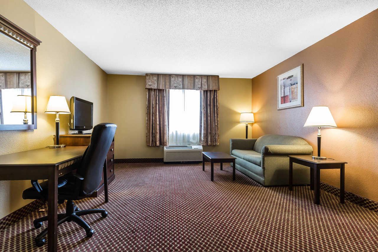 Quality Inn & Suites Bloomington I-55 And I-74 Luaran gambar