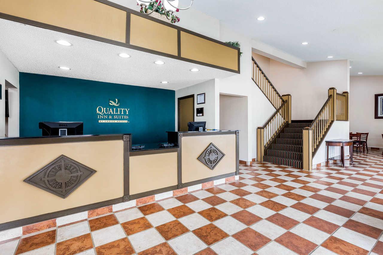 Quality Inn & Suites Bloomington I-55 And I-74 Luaran gambar