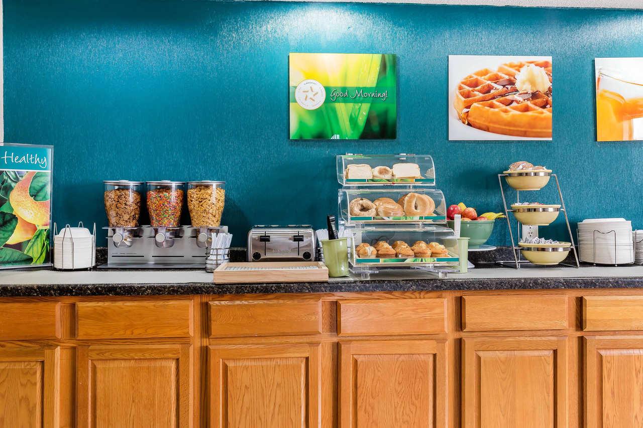 Quality Inn & Suites Bloomington I-55 And I-74 Luaran gambar
