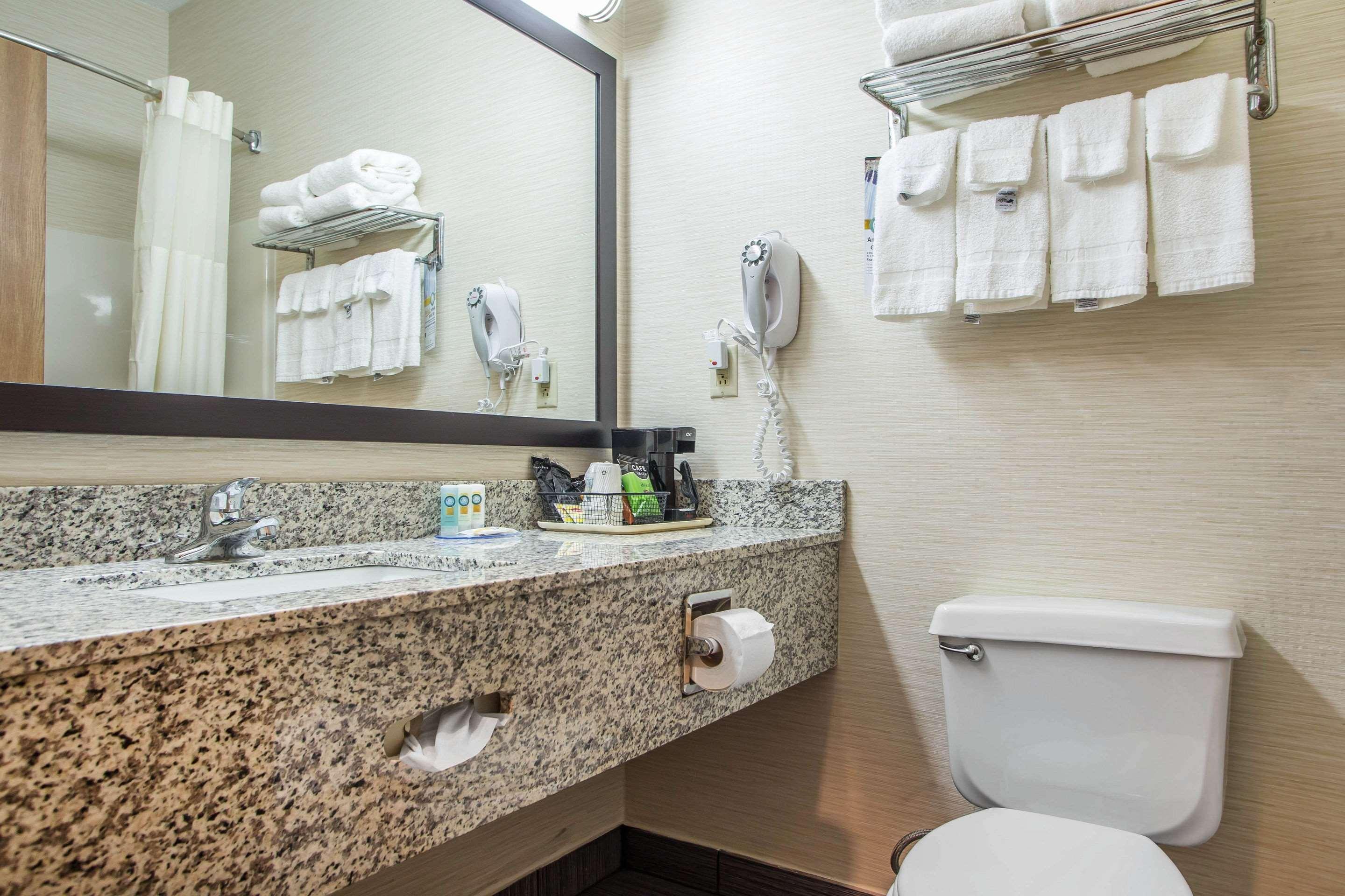 Quality Inn & Suites Bloomington I-55 And I-74 Luaran gambar